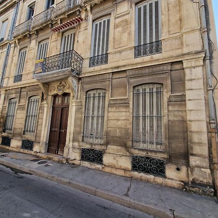 Nimes: Appartement L'Auguste Centre-Ville. Exteriör bild